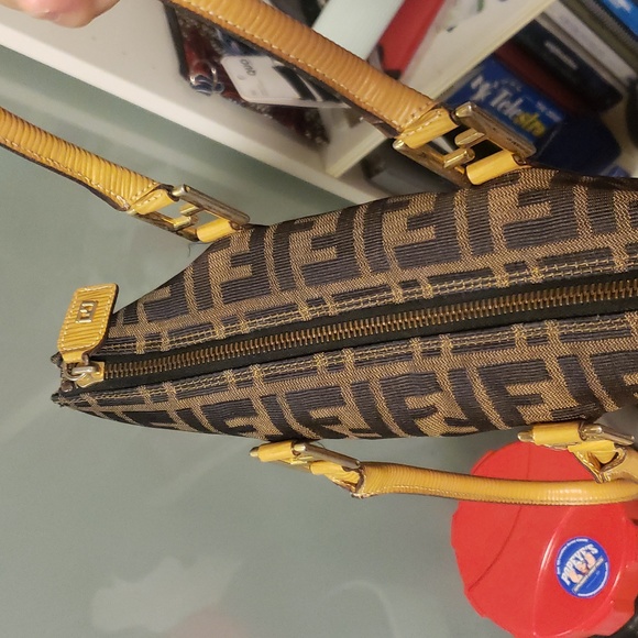 Fendi Jacquard Monogram Tote with Zipper - Picture 4 of 6
